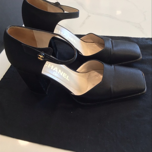 靴 CHANEL 36 1/2 Chanel Classic Black Suede Square Toe Pumps Heel Shoes Size 36 New